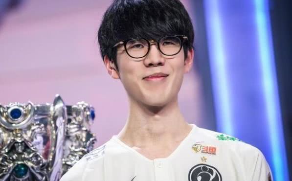 足球报：海牛资金有困难，但追加奖金第一时间就发到球队手中